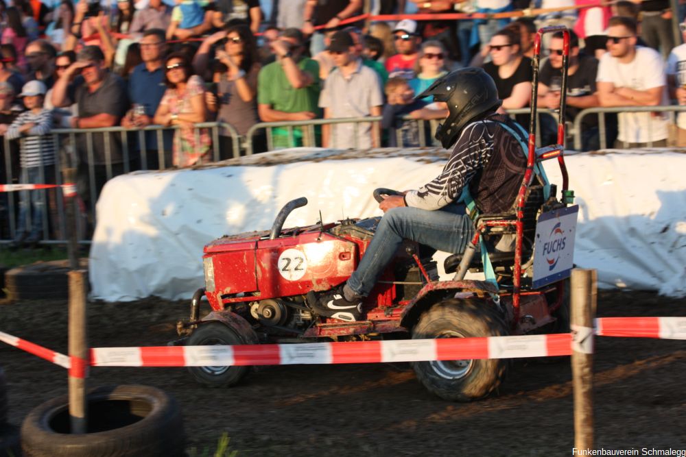 2019-06-08 Rasenmäher Racing Teil 3 - Rennen 104